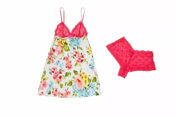 Un conjunto femenino y sexy para irse a dormir bien contenta