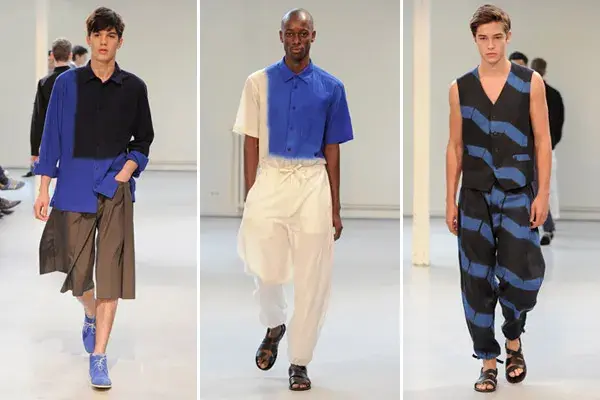 Azul, negro y marrón en las prendas de Issey Miyake