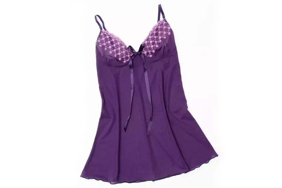 Camisolín violeta (Sweet Lady, $290 aprox)