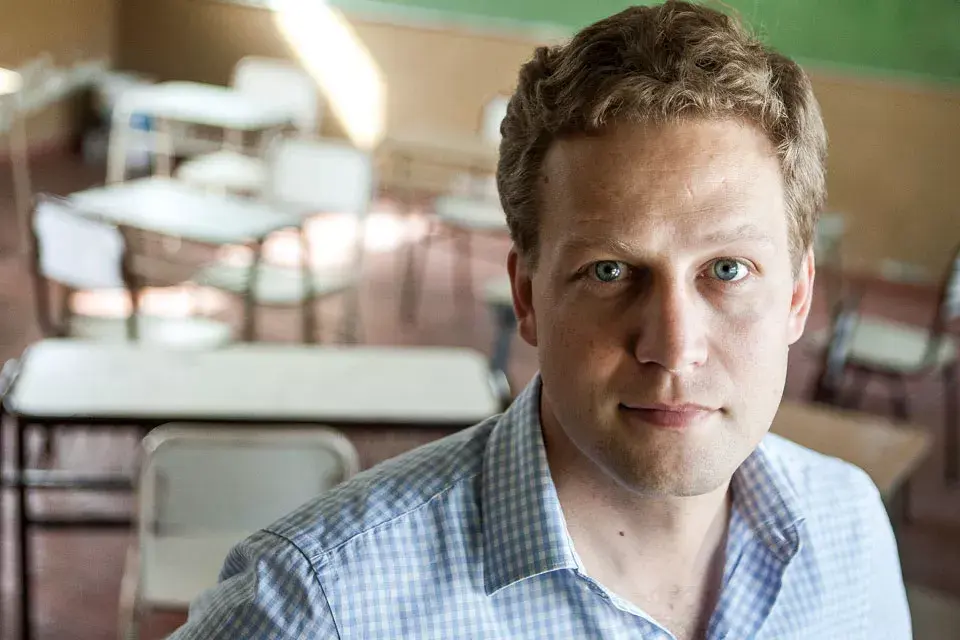 Oscar Ghillione: Pensar en que uno puede irse de vacaciones y que otro no, es ver sólo la punta del iceberg. Para profundizar, hay que pensar en la educación.