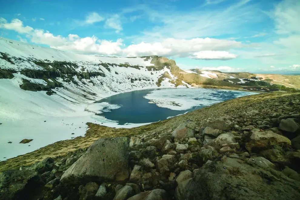 El volcán Batea Mahuida está ubicado al norte de la provincia de Neuquén, en Villa Pehuenia.