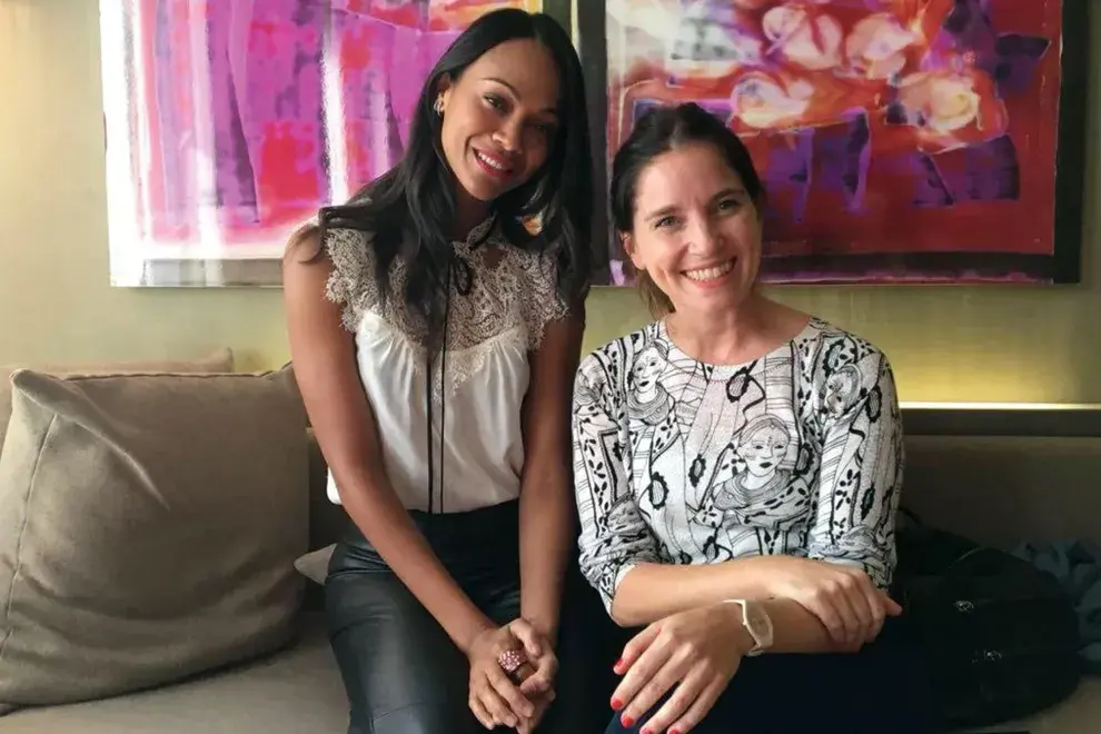 Después de una gran charla de chicas, Zoe Saldana y Sole Simond, directora de Ohlalá!