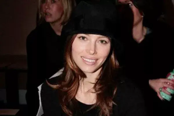 Jessica Biel, considerada B-lister cobra 60.000 dólares por desfile