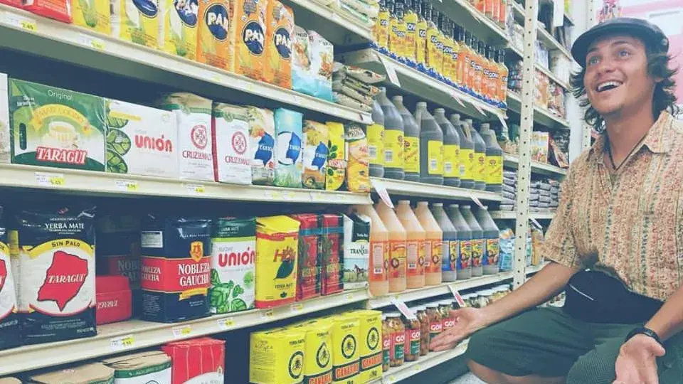 En México, en un supermercado latino que vende yerba mate y dulce de leche
