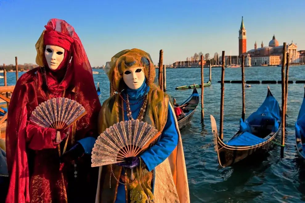 Máscaras venecianas para dejar de lado las reglas