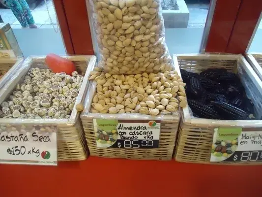 Castañas, almendras y Maíz Negro (jamás lo probé)