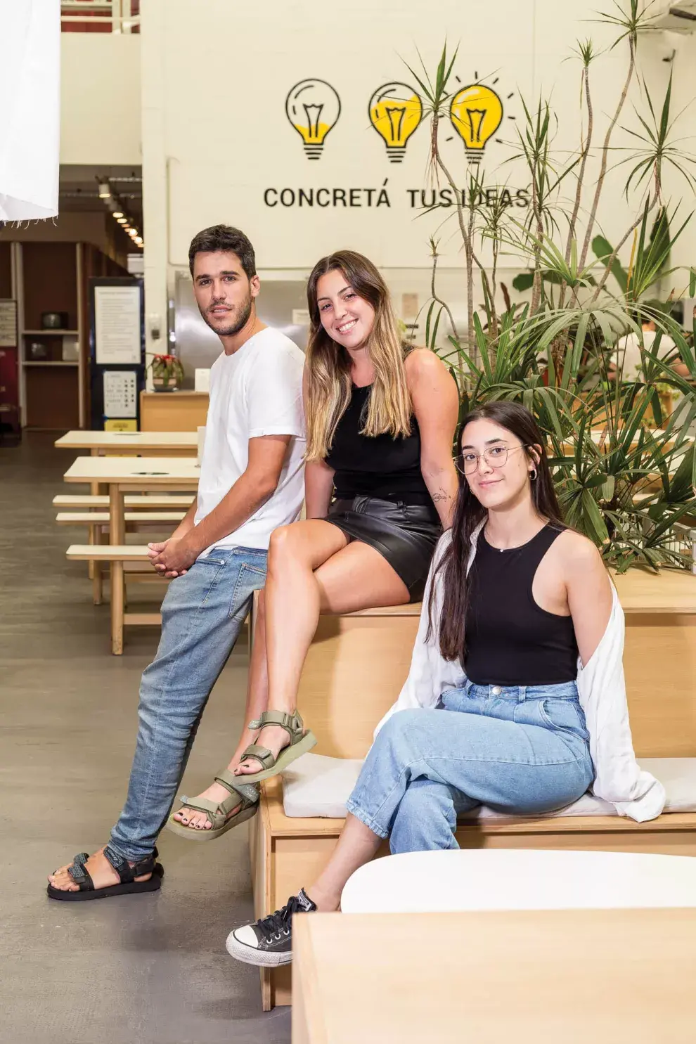 Agustín D’Elio (socio), Antonela Rogatti y Valentina Vellon (office managers)