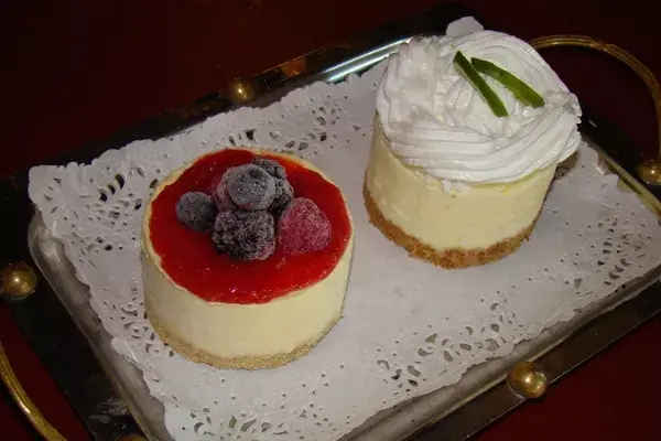 Pastelería casera en un rincón arbolado de Punta Chica