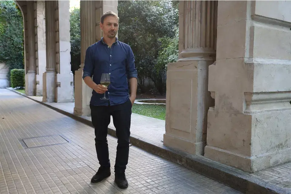 Eduardo Basualdo es el artista invitado en esta edición de arteBA
