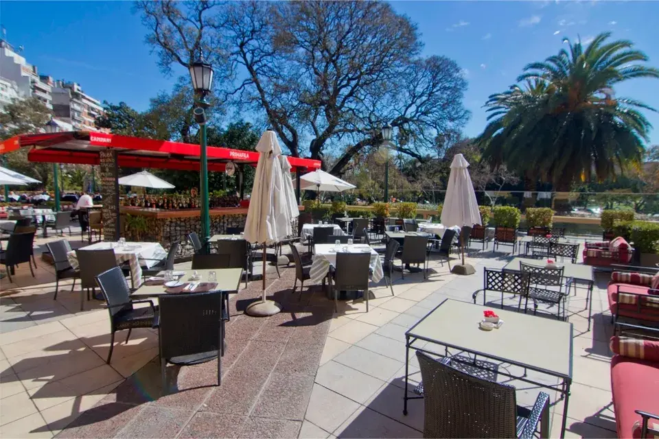 En pleno Recoleta, Primafila nos ofrece una vista espectacular de Plaza Francia