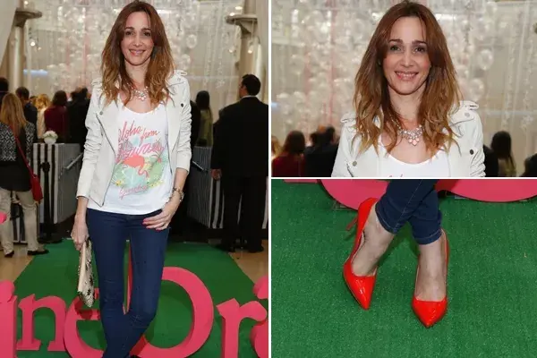 Verónica Lozano con un outfit que cumple las tres C: cómodo, clásico y canchero. La conductora se puso una campera de cuero en color crudo, chupines y stilettos rojo furioso