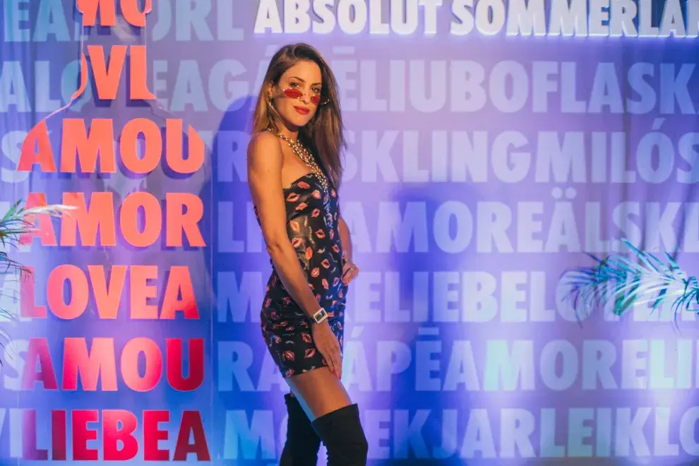 Agustina Casanova se llenó de besos para celebrar el amor en Punta del Este