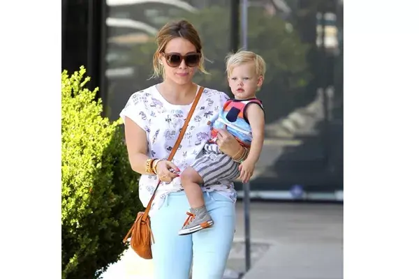 Luca Cruz Comrie es el hijo de Hillary Duff. La cantante no se despega ni un solo segundo del pequeño. No es para menos ¡Es divino!