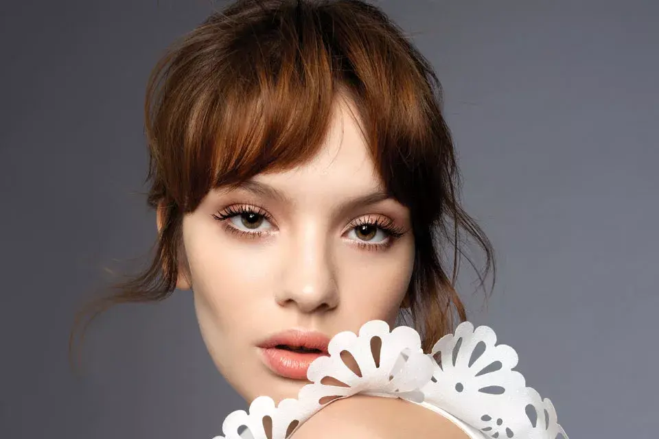 Maquilló Jazmín Calcarami con productos Maybelline NY. Peinó Jésica Báez para JC Agency con productos Algaparf Milano.