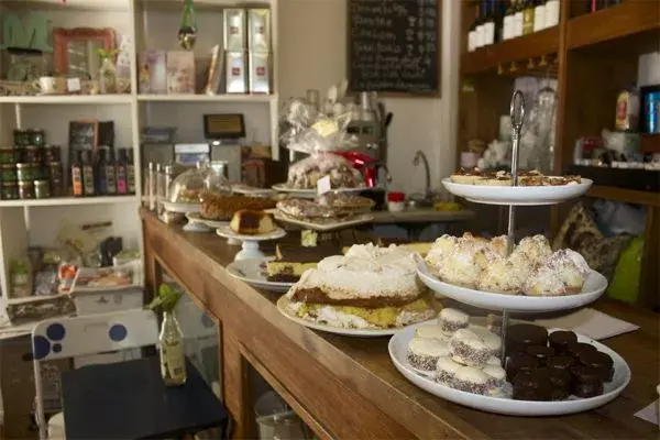 Escondido en La Isla, Florencio es reconocido por la calidad de su pastelería