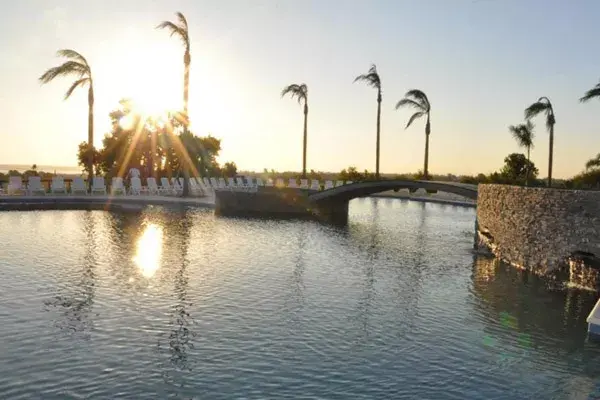 Un parque acuático de 40 hectáreas alberga piletas termales a sólo 3 kilómetros de Victoria