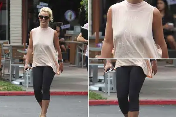 Al salir de paseo Britney Spears se olvidó el corpiño y de sacarse las calzas spandex que se usan debajo de los jeans ¡Terrible Brit!