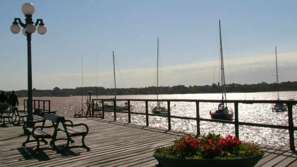 Puerto de Yates, Colonia