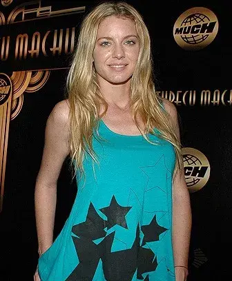 Rockera. Geraldine Neumann fue al Intimo e Interactivo de Catupecu Machu.