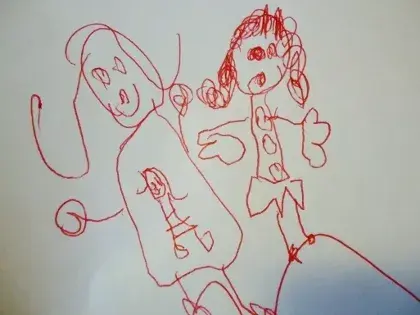 China dibujando a mi prima Sofía (oh, sí, se acaba de casar y tiene un bebé en su panza)