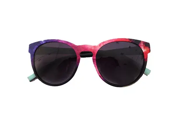 Una opción con marco multicolor (Infinit, $1300)