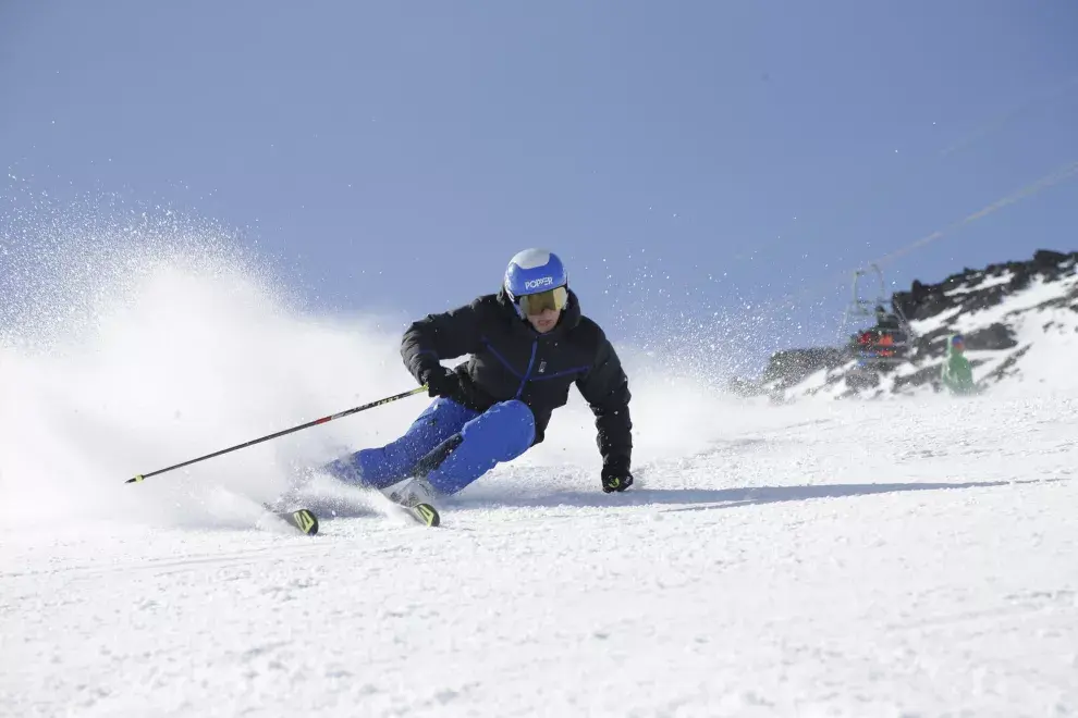 Vacaciones de invierno: en los centros de esquí se preparan para recibir visitantes