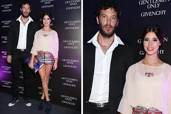 José Acassuso, con traje y zapatillas, y Agustina Córdova, con shorts metalizados y top con transparencias, también conocieron la nueva fragancia