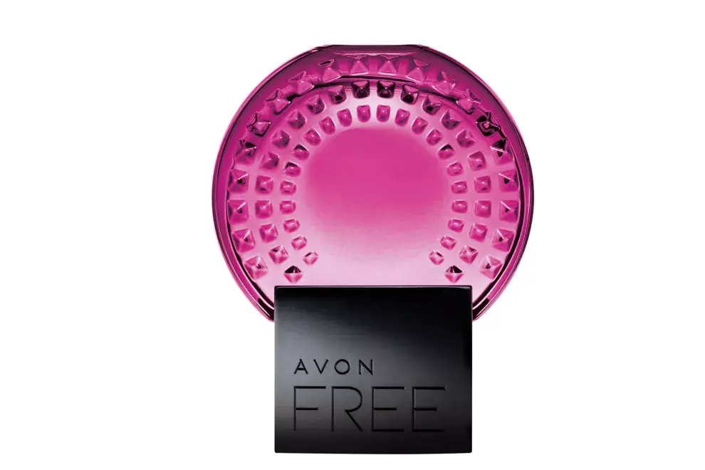 Con flores de Oriente y afrutado. AVON FREE eau de parfum, Avon, $800 
