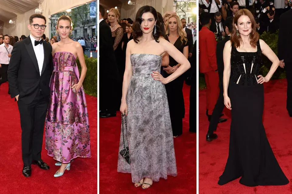 En este caso, Alexa Chung con un vestido largo con flores, Rachel Weisz con un vestido palabra de honor plateado y Julianne Moore con un diseño negro, por Givenchy