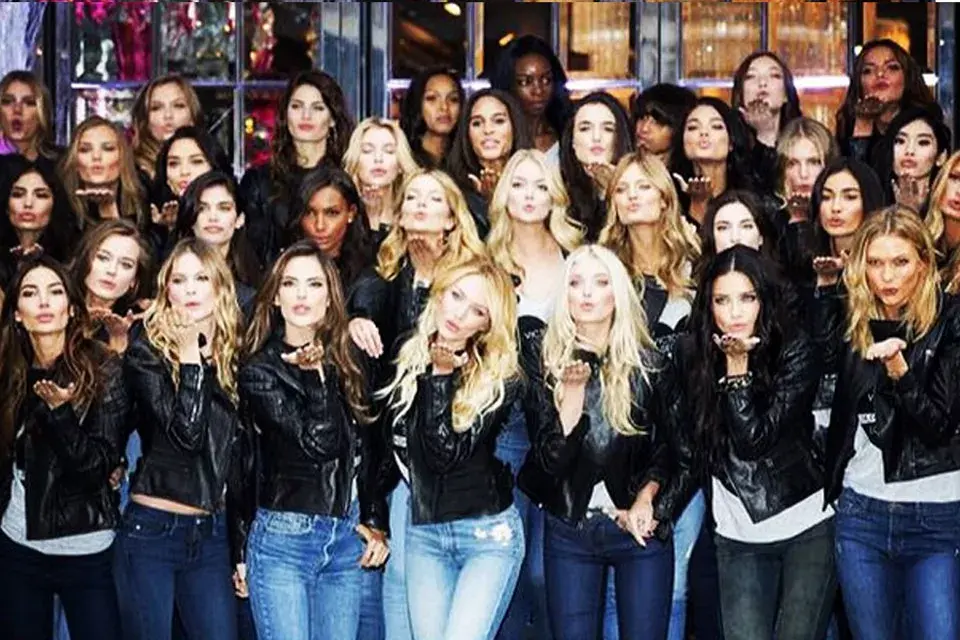 Todas las súper modelos en el post show