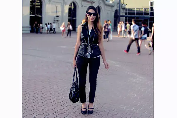 Mariana Galimberti eligió un outfit que tiene al chaleco como protagonista y comparte su blog http://minorityfashionstyle.blogspot.com/