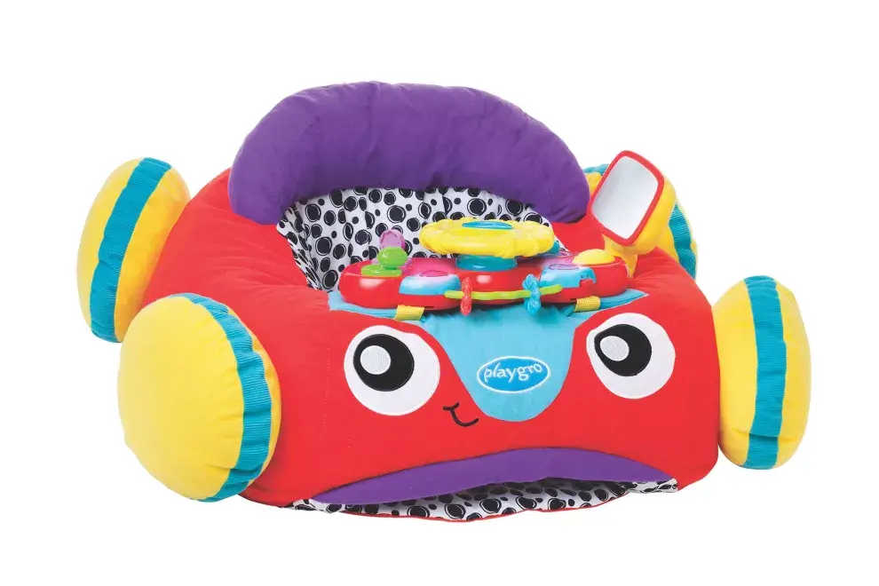 Auto de peluche para que el bebé juegue sentado. El volante es desmontable (puede colocarse en el cochecito de paseo), $3469, Playgro.