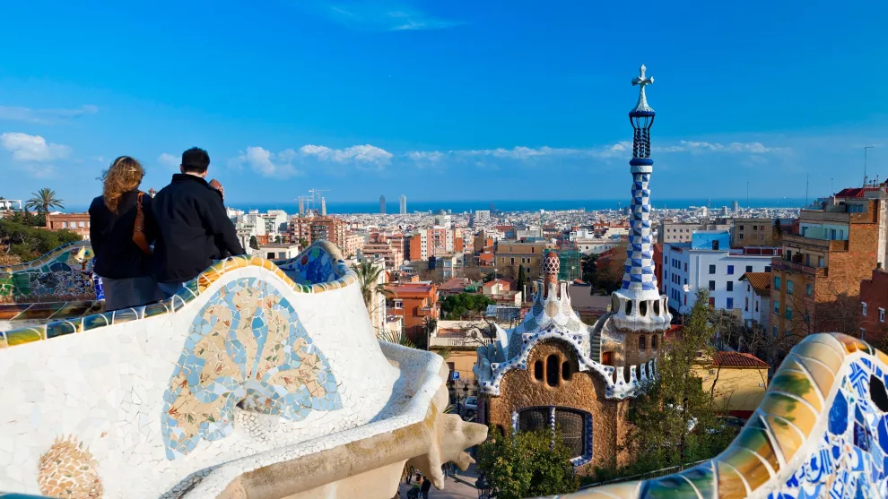 Desde lo alto del Parque Güell, una vista con el sello de Gaudí