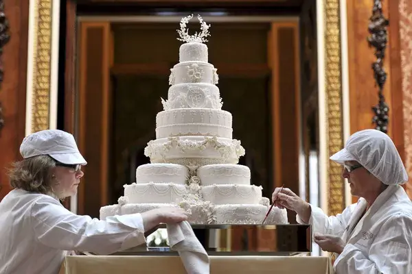 Una torta de... ¡ocho pisos! (hecha por Fiona Cairns y su equipo)