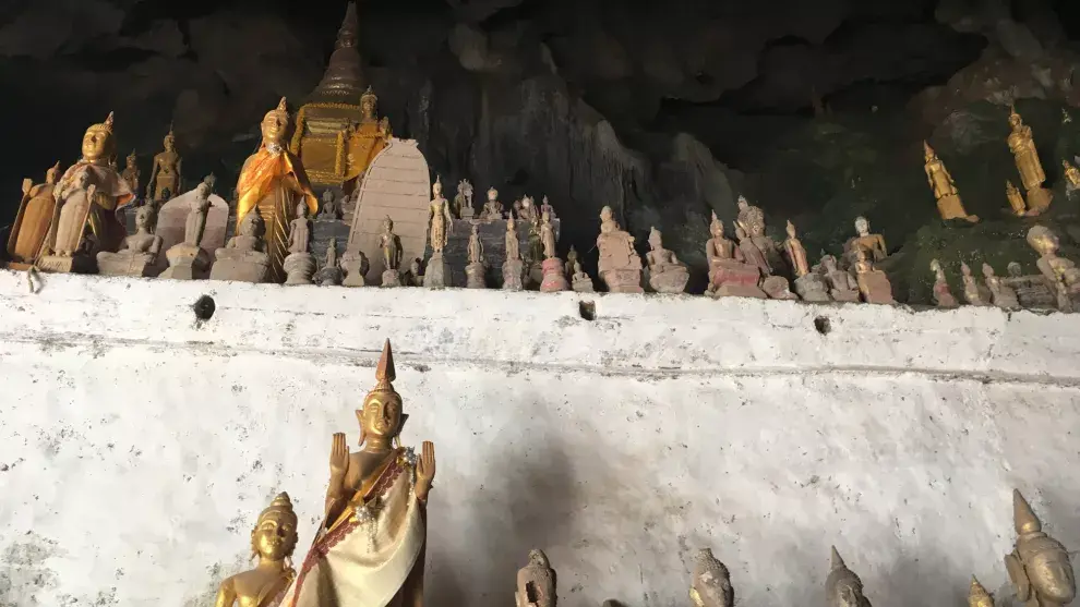 Imágenes de Buda, en las mágicas cuevas de Laos