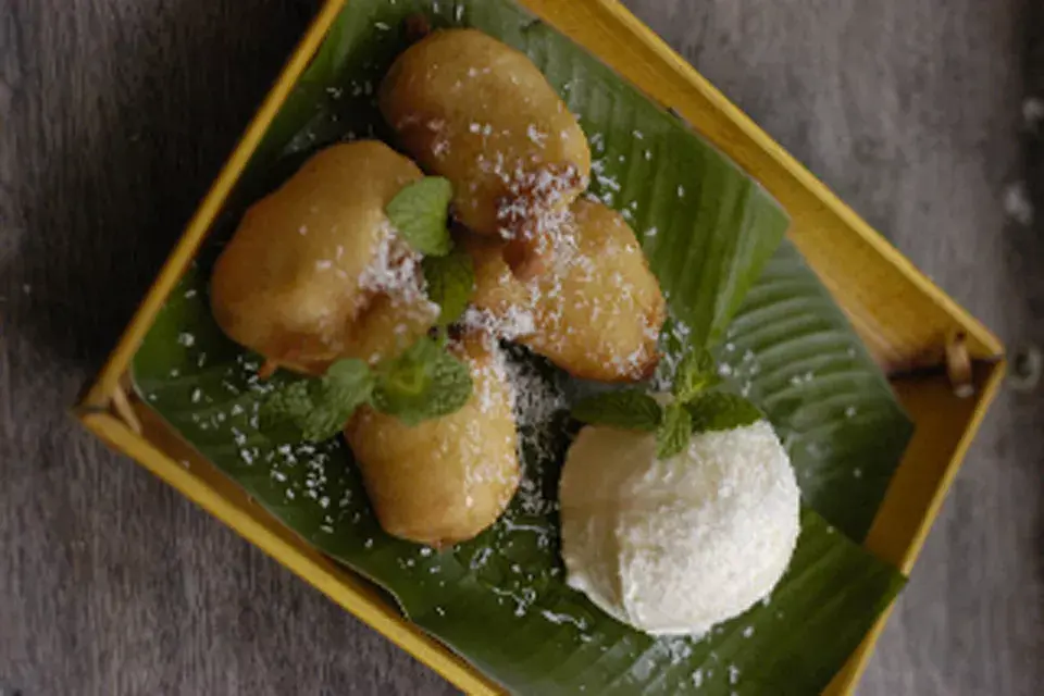 Y buñuelos de postre