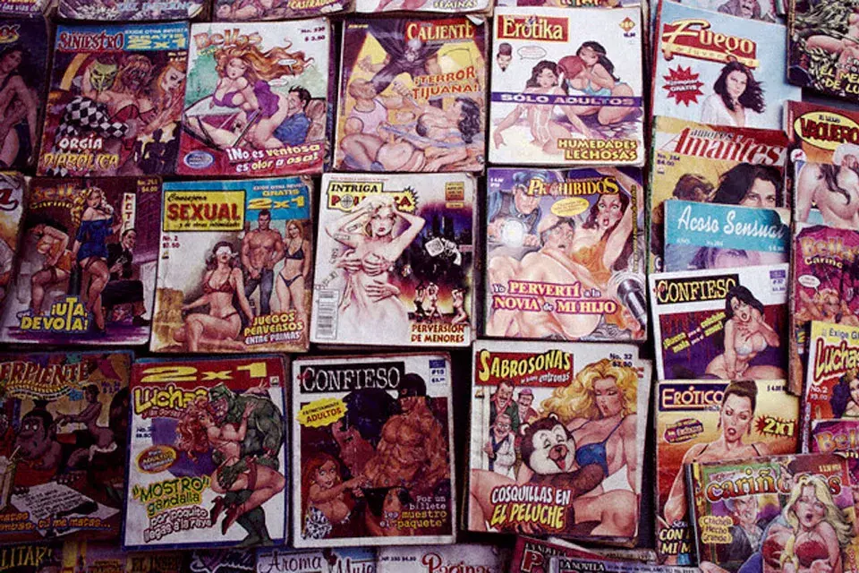 Las revistas son un clásico del porno privado, pero ¡te gustaría hojearlas con tu pareja?