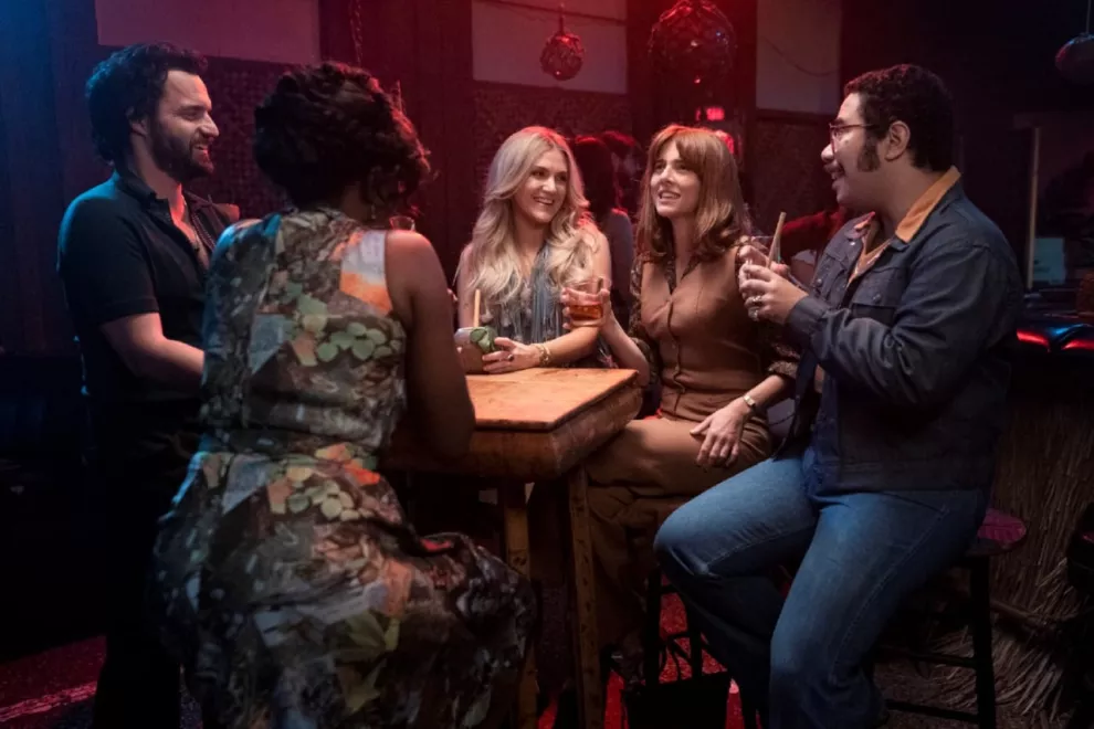 4 cosas que tenés que saber si querés ver  Minx, la nueva comedia de HBO que protagonizan Ophelia Lovibond, Jake Johnson y Jessica Lowe.