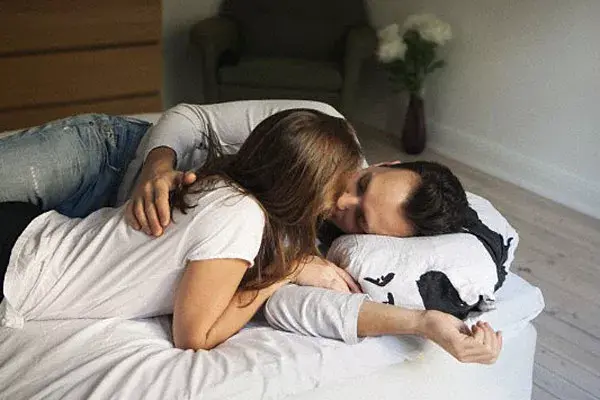 Si querés un beso de tu pareja, ¿qué te impide dárselo vos?