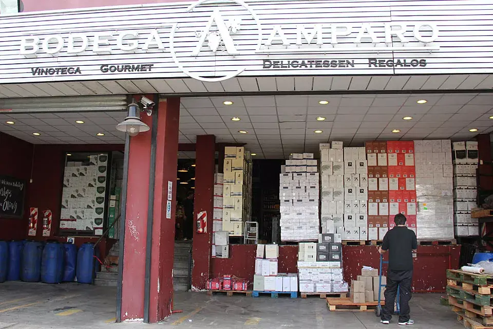 Bodega Amparo mantiene la estructura de un viejo almacén