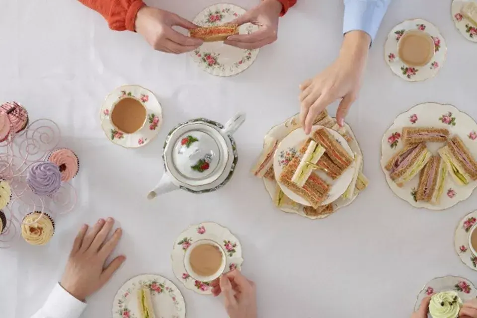 ¡A tomar el té! Qué bueno juntarse con amigos a disfrutar de una buena charla con cosas ricas