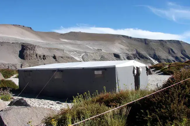 La tienda de Guatana Camp, en medio de la cordillera de Los Andes