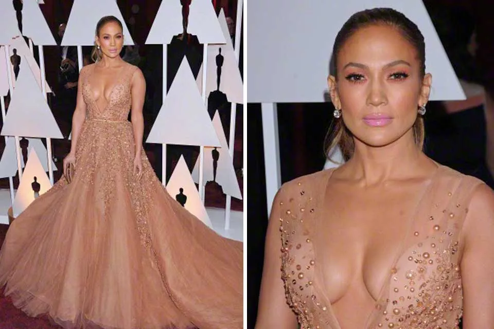 Jennifer Lopez es la reina de las curvas. Siempre diosa sobre la red carpet