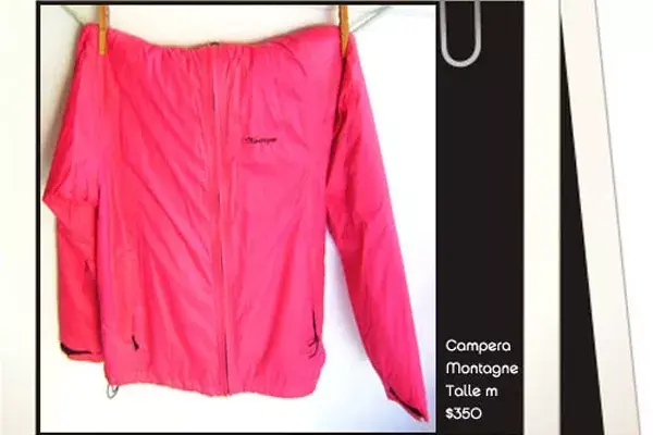 Vas a encontrar remeras, jeans, camisas, polleras, vestidos, sweaters, tapados, camperas, hasta calzado, carteras, chalinas y otros accesorios