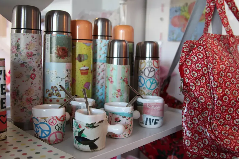 En un negocio de estilo romántico, conseguí la mejor decoración y artículos de bazar