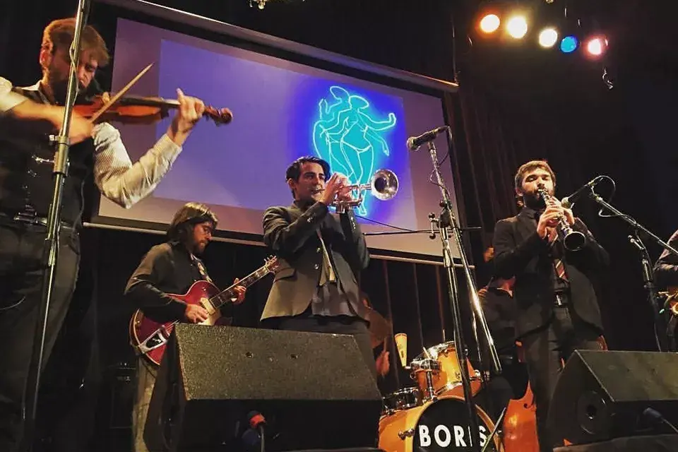 Los chicos de Swing Inestable Quintet a pleno