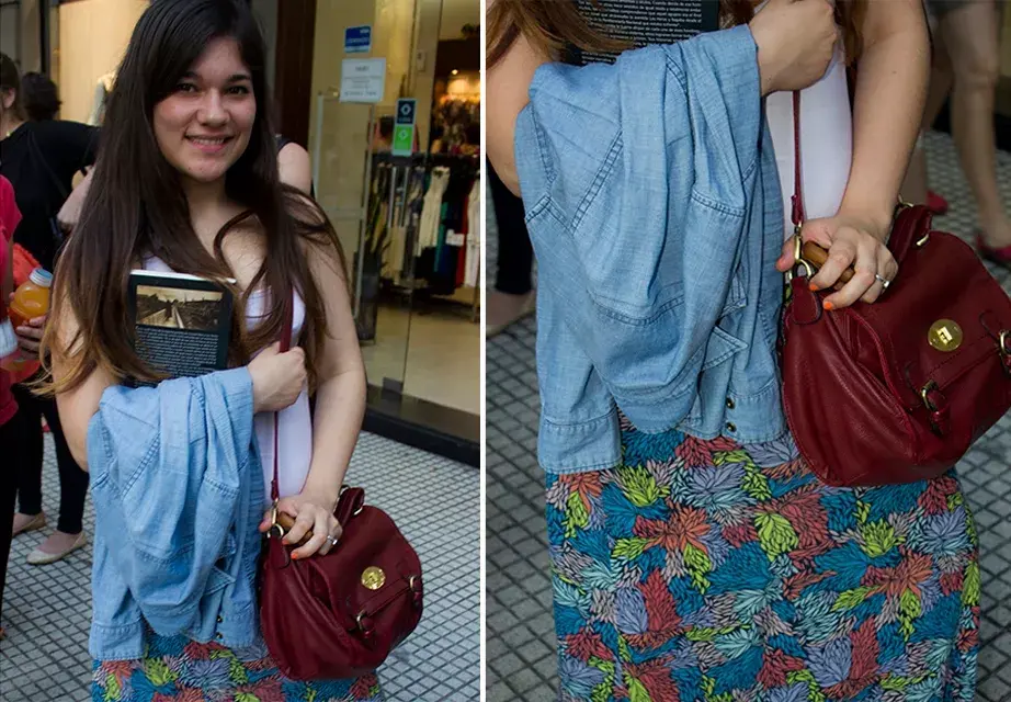 Maxi falda de estampado tropical y camisa de jean