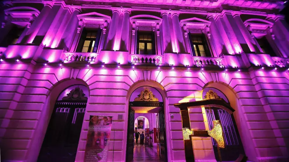 En el pueblo los edificios bien conservados como el cine-teatro Constantino, el Museo Histórico Municipal y la Casa de Gobierno, son un gran atractivo para turistas y locales