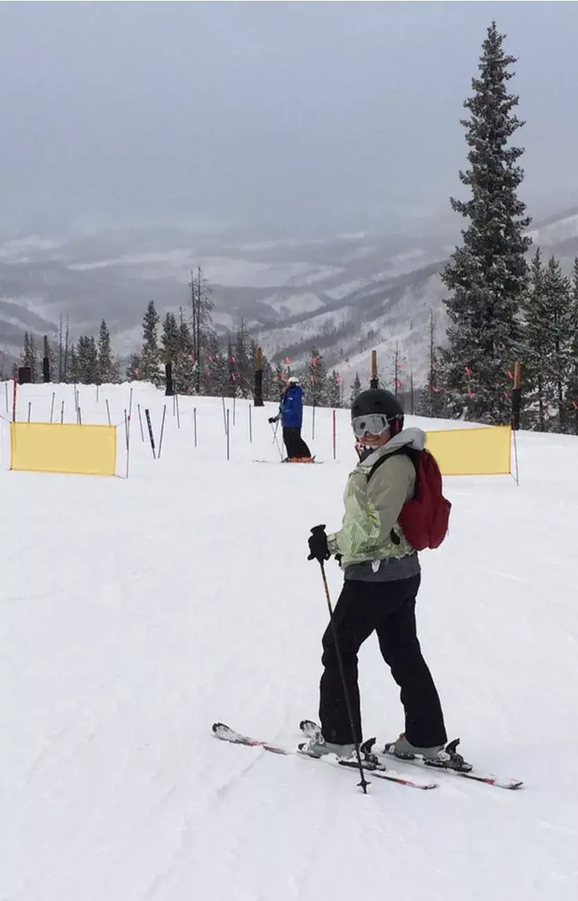 La base está a 3527 metros de altura y el día de esquí va desde las 8 hasta las 15 