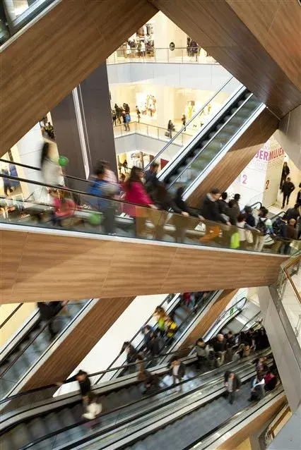 Electrónica y ropa, lo más buscado en las tiendas